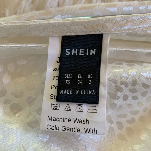 Satin white ruched skirt - Picture 3 of 3